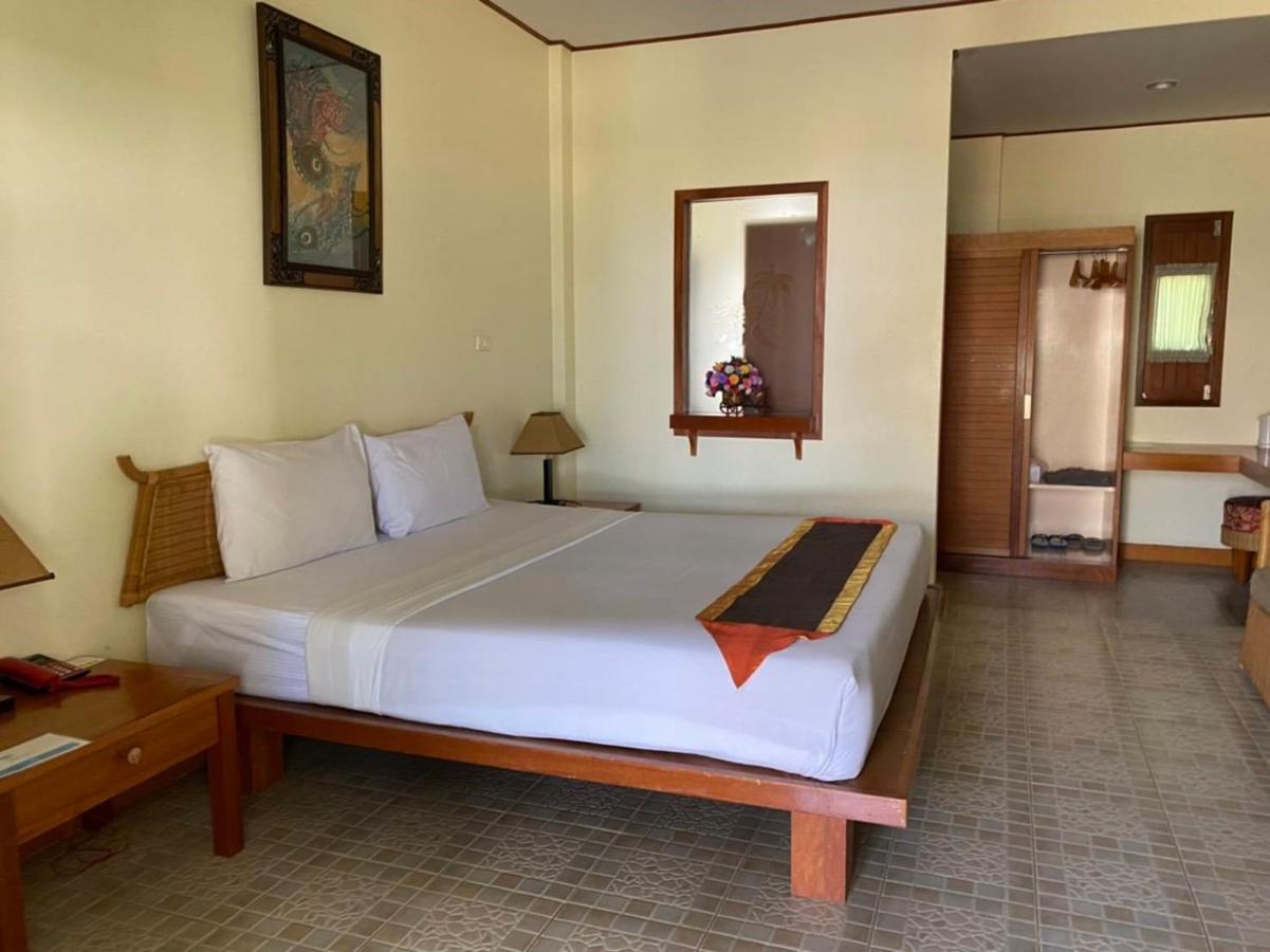 Golden Pine Beach Resort Pran Buri Eksteriør billede